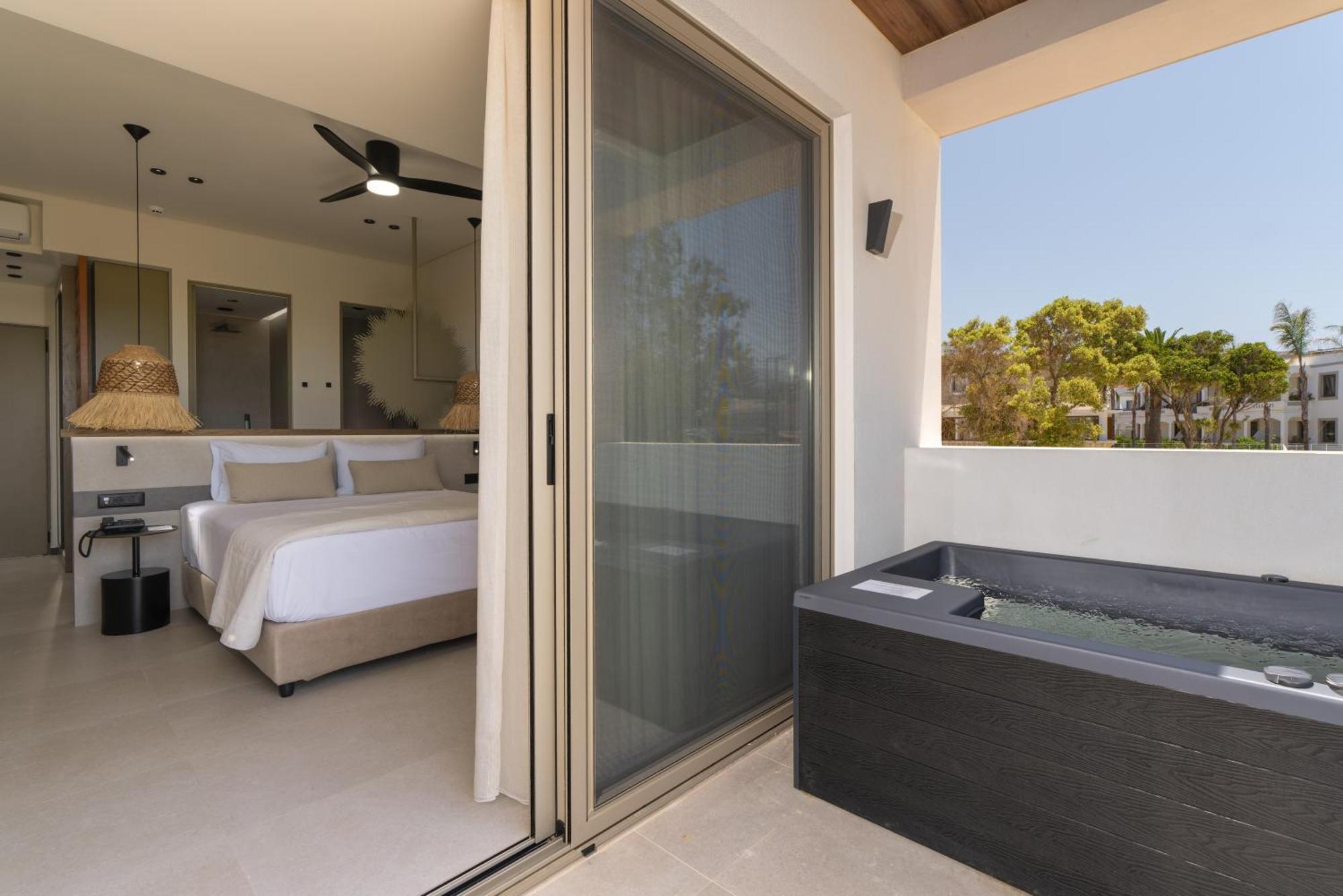 Marinos Hotel 3*